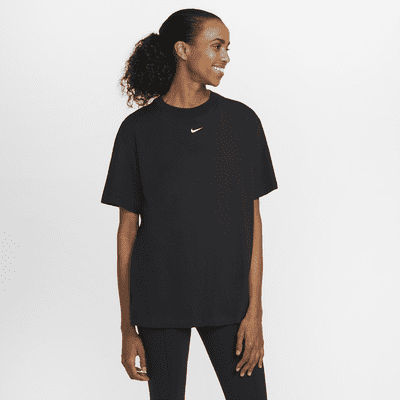 Nike Sportswear Essential 女款男友版 T 恤