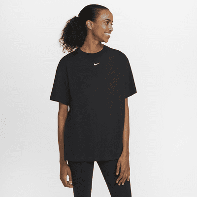 Nike Sportswear Essential Women's Boyfriend T-Shirt. Nike PH