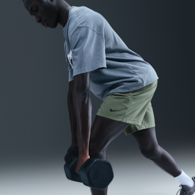Nike Form vielseitige Dri-FIT Herrenshorts ohne Futter (ca. 18 cm)