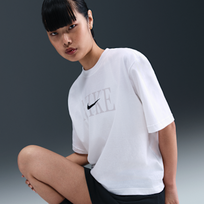 Playera de corte cuadrado para mujer Nike Sportswear Essential