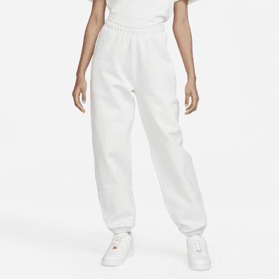 Nike swoosh 2024 joggers white