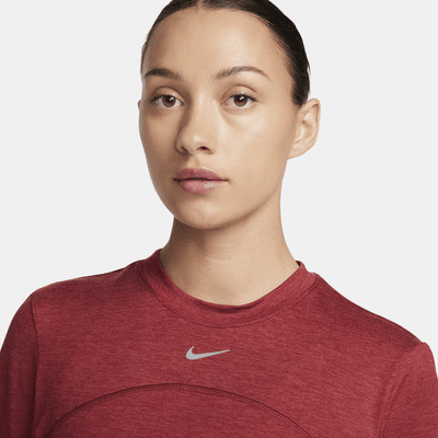 Playera de correr de cuello redondo para mujer Nike Dri-FIT Swift Element UV