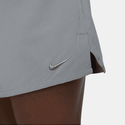 Shorts versátiles sin forro Dri-FIT de 13 cm para hombre Nike Unlimited