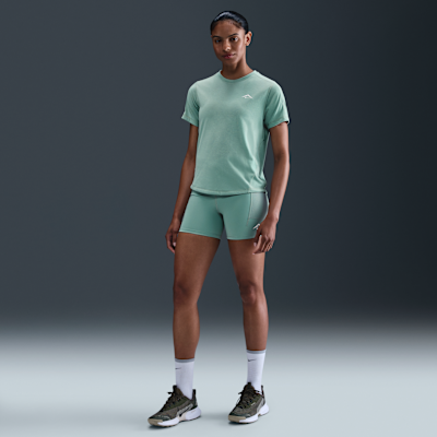 Nike Trail Parte de arriba de running de manga corta Dri-FIT - Mujer