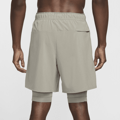 Shorts versátiles Dri-FIT de 18 cm 2 en 1 para hombre Nike Unlimited