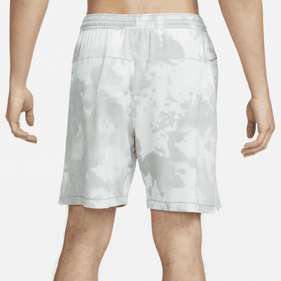 Shorts sin forro de 18 cm para hombre Nike Yoga Dri-FIT