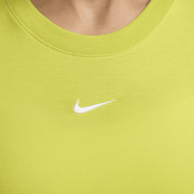 Nike Sportswear Essential Women's Slim Cropped T-Shirt