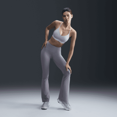 Leggings de tiro alto acampanados para mujer Nike Zenvy