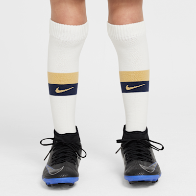 Kit de 3 piezas de fútbol Nike Replica para niños talla pequeña Pumas UNAM 2025/26 Stadium Home