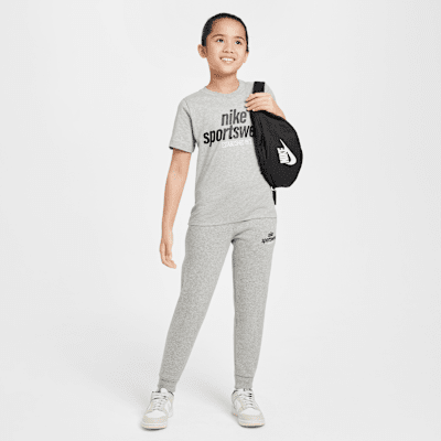 Nike Sportswear Older Kids' T-Shirt