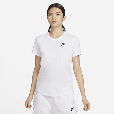 เสื้อยืดผู้หญิง Nike Sportswear Club Essentials