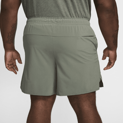 Shorts versátiles Dri-FIT de 18 cm sin forro para hombre Nike Unlimited Swoosh