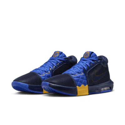 Calzado de básquetbol LeBron Witness 8