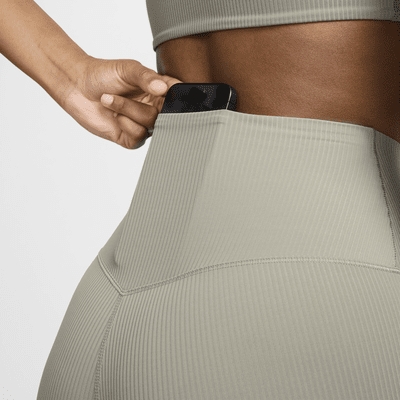 Shorts de ciclismo de tiro alto de 20 cm con soporte suave para mujer Nike Zenvy Rib