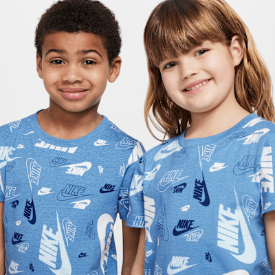 Completo con t-shirt stampata e shorts leggeri in French Terry Nike – Bambino/a