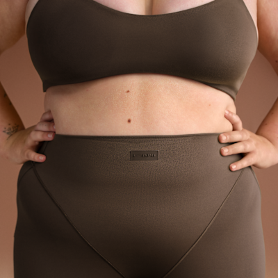 NikeSKIMS Matte Women's High-Waisted V-Line 26" Leggings
