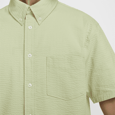 Nike Life Men's Short-Sleeve Seersucker Button-Down Shirt