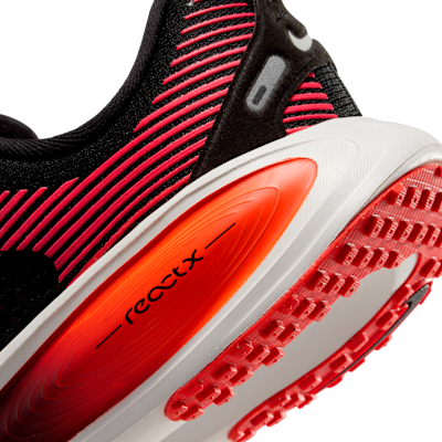 Tenis de correr en pavimento para niños grandes Nike Vomero 18