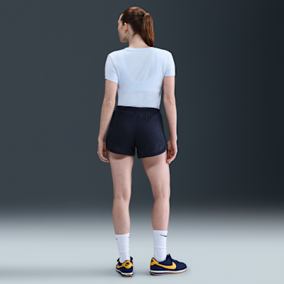 Nike Sportswear Chill Waffle-shorts med mellemhøj talje (8 cm) til kvinder