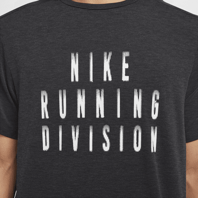 เสื้อวิ่งแขนสั้นผู้ชาย Dri-FIT Nike Rise 365 Running Division