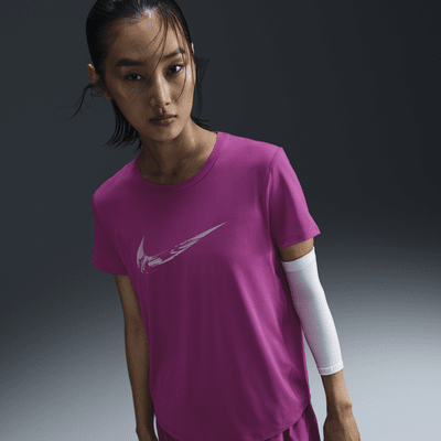 เสื้อวิ่งกราฟิกแขนสั้นผู้หญิง Dri-FIT Nike One