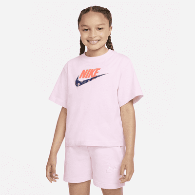 Nike Sportswear Older Kids' (Girls') T-Shirt. Nike GB