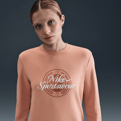 Sudadera de cuello redondo con gráfico para mujer Nike Sportswear Club Fleece
