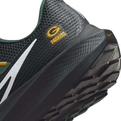 Nike Pegasus 40 (NFL Green Bay Packers) Men's Road Running Shoes. Nike.com