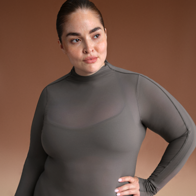 NikeSKIMS Weightless Layers Women's Mock-Neck Long-Sleeve Top