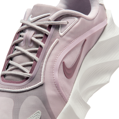 Nike Aura Edge Women's Shoes