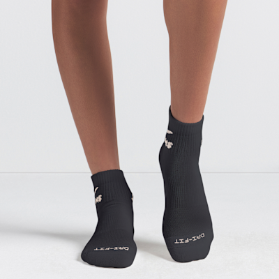 Calcetines cortos NikeSKIMS Dri-FIT para mujer (3 pares)