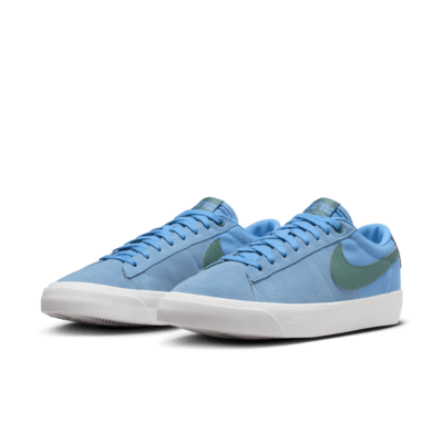 Nike SB Zoom Blazer Low Pro GT Skate Shoes. Nike AT