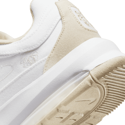 Nike Air Max AP Women's Shoes