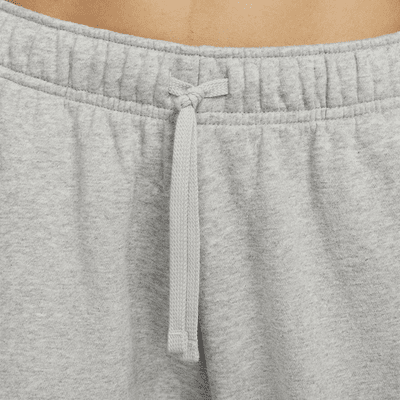 Pants de entrenamiento cargo oversized de tiro medio para mujer Nike Sportswear Club Fleece