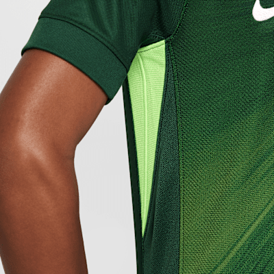 Haut de foot à manches courtes Replica Nike Dri-FIT VfL Wolfsburg 2025/2026 Stadium Domicile pour ado