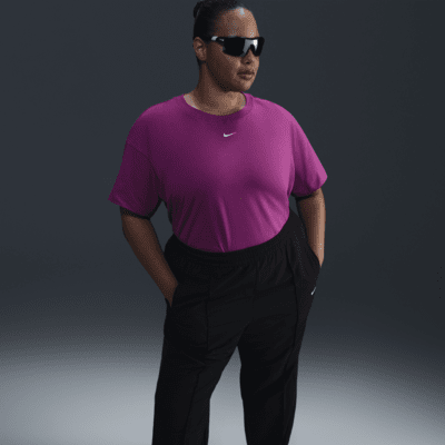 Nike Sportswear Essential női póló (plus size méret)