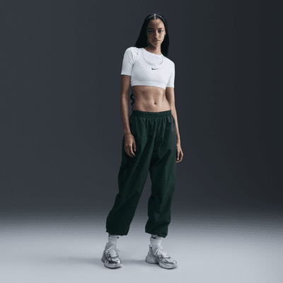 Joggers de tejido Woven oversized de tiro medio para mujer Nike Sportswear Essential