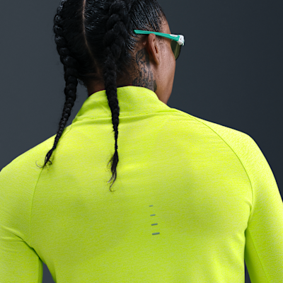 Γυναικεία μπλούζα Dri-FIT UV για τρέξιμο με φερμουάρ στο 1/4 του μήκους Nike Swift