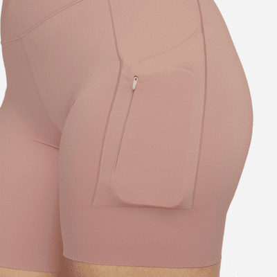 Shorts de ciclismo con bolsillos de tiro alto de 20 cm de sujeción firme para mujer Nike Go