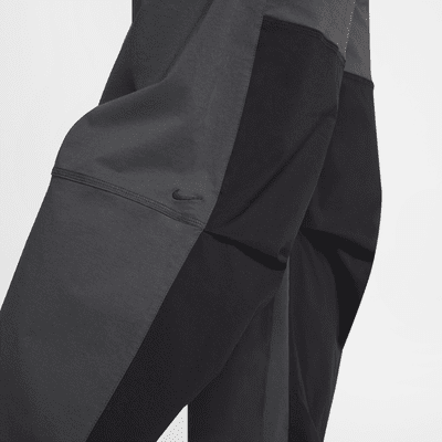 Pantaloni oversize in tessuto Nike Tech – Uomo