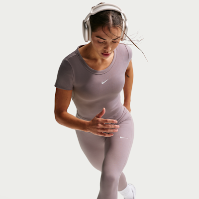 Nike One Fitted Women's Dri-FIT Short-Sleeve Cropped Top