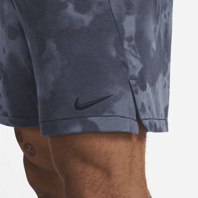 Shorts sin forro de 18 cm para hombre Nike Yoga Dri-FIT