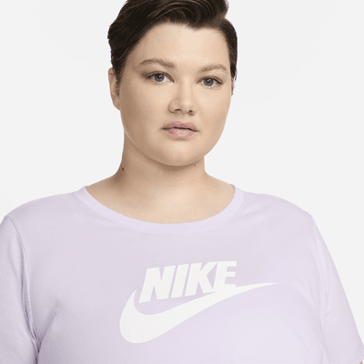 Playera con logotipo talla grande para mujer Nike Sportswear Essentials