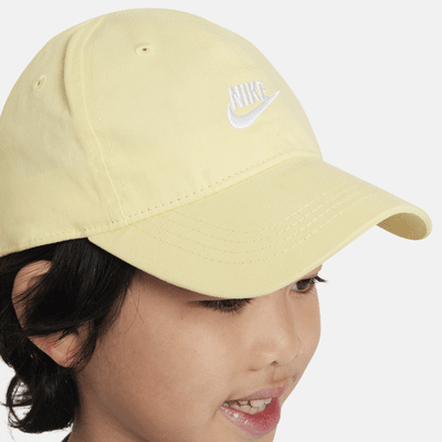 Gorra Futura con visera curva para niños talla pequeña Nike