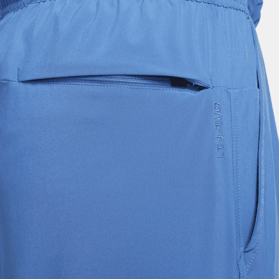 Shorts versátiles sin forro Dri-FIT de 13 cm para hombre Nike Unlimited