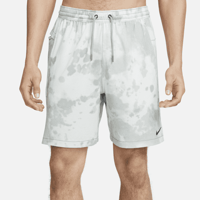 Shorts sin forro de 18 cm para hombre Nike Yoga Dri-FIT