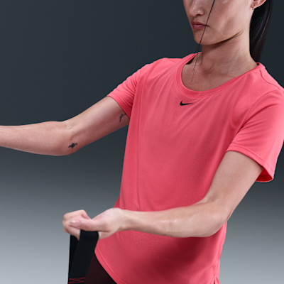 ナイキ Dri-FIT ワン ウィメンズ スタンダードフィット ショートスリーブ トップ