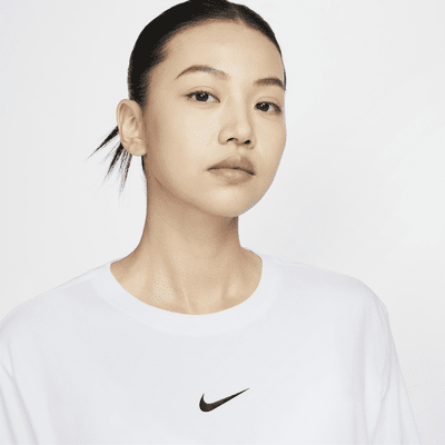 เสื้อยืดเอวลอยแขนยาว Dri-FIT ผู้หญิง Nike Pro