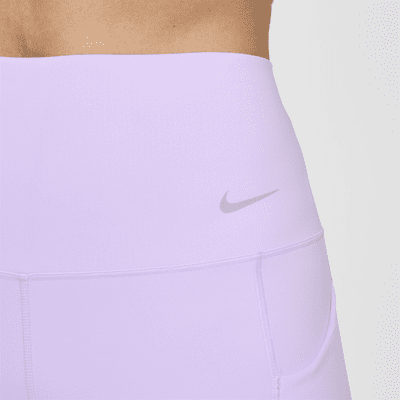 Shorts de ciclismo con bolsillos de 13 cm de tiro alto y media sujeción para mujer Nike Universa