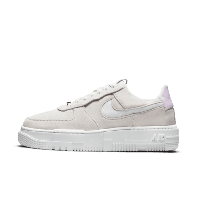 De populaire Nike Air Force 1 '07 'Grey Suede' is weer in stock -  Sneakerjagers